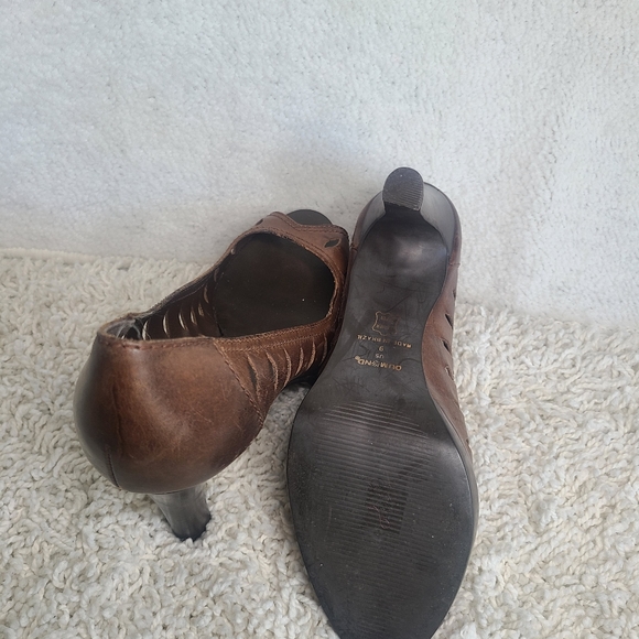 Brown open toe heels - Picture 7 of 9